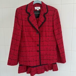 Lesuit size 12 tweed red skirt suit never worn